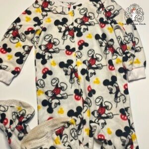 Disney Junior Mickey Mouse 3T Footie Pajamas Zip Up PRELOVED STAINS ON feet
